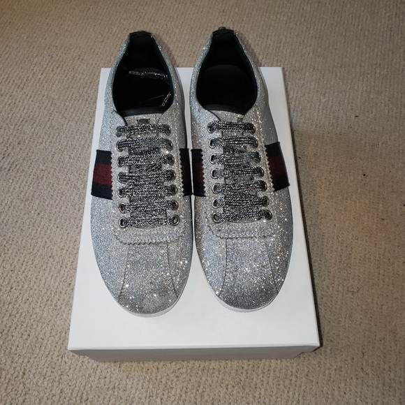 ❌️SOLD❌️Gucci sneakers - Picture 2 of 7